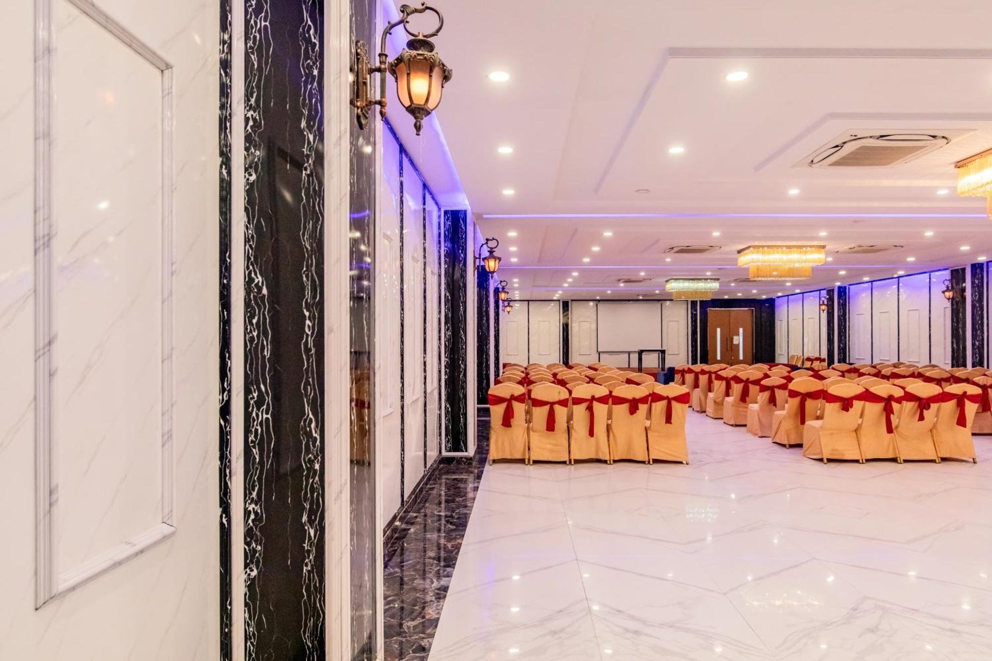 Foxoso Fiori Hotel Divisione di Divisione di Jaipur Esterno foto